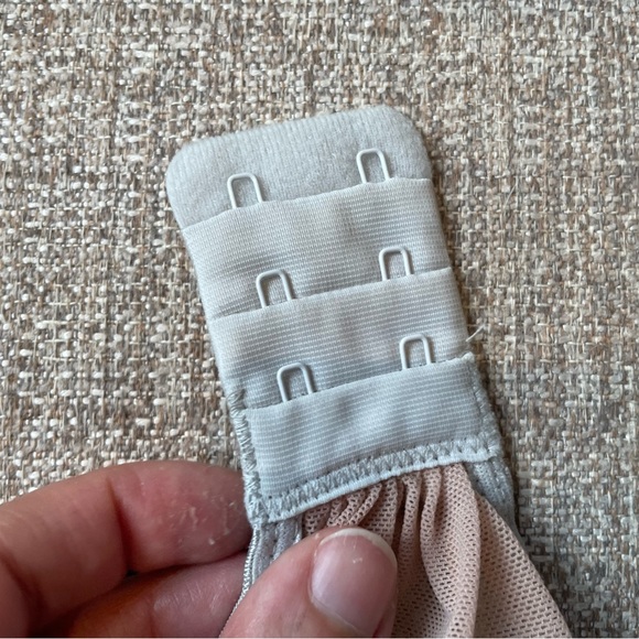 For love and lemons 🍋 bra top medium gray silver lace - Picture 7 of 9